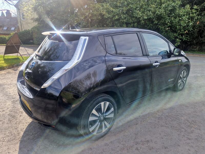 NISSAN LEAF